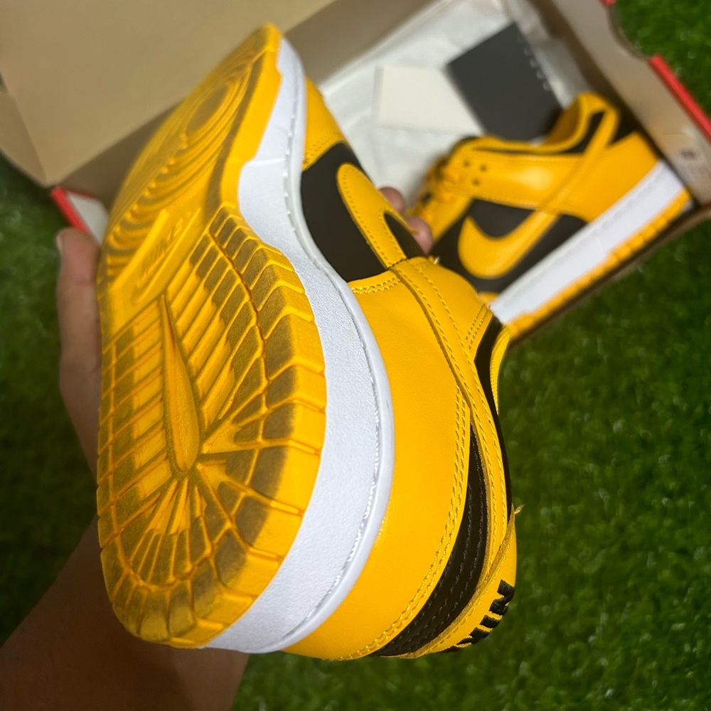 Size 9.5M - Nike Dunk Low ‘GoldenRod’ - Picture 5 of 8